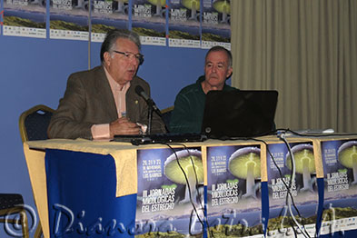Juan Antonio Valle y el conferenciante Manuel Plaza Canales